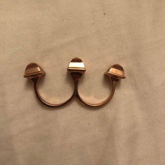 henri bendel Jewelry - Rose gold double finger stud ring henri bendel Jewelry - Rose gold double finger stud ring
